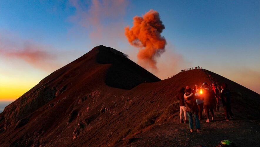 Ascenso nocturno al volc&aacute;n de Fuego | Agosto 2023