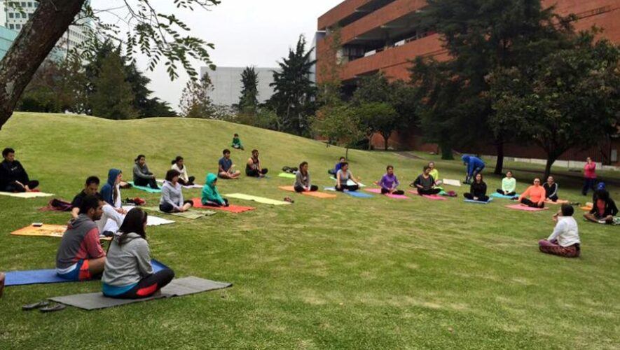 Clase de yoga gratuita por el D&iacute;a Internacional del Yoga en Museo Miraflores | Junio 2023