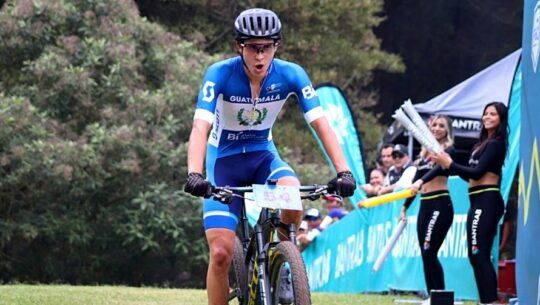 Gabriel Sáenz ascendió al puesto 2 del ranking mundial juvenil de MTB, mayo 2023 (4)