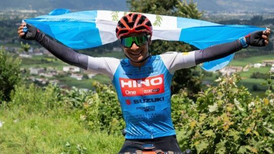 Mardoqueo Vásquez viajó a Europa para unirse al Club Ciclista Rías Baixas de España
