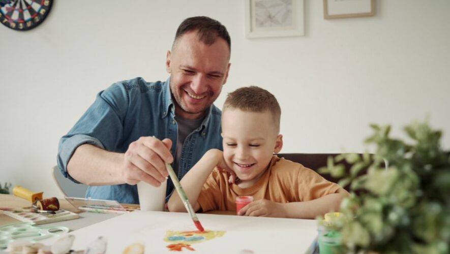 &laquo;Pintando con pap&aacute;&raquo;, taller de pintura en Ciudad Guatemala | Junio 2023