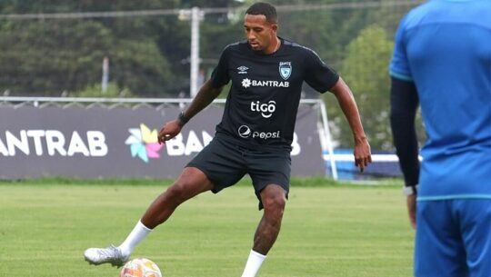 ¿Quién es Nathaniel Mendez-Laing, el futbolista del Derby County que jugará con Guatemala (1)