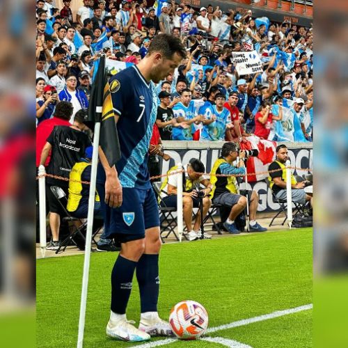 Aaron Herrera, jugador del partido Guatemala vs Canadá