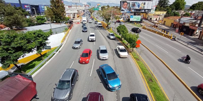 Anuncian cierre de carriles en la Calzada Roosevelt por construcciones, julio 2023
