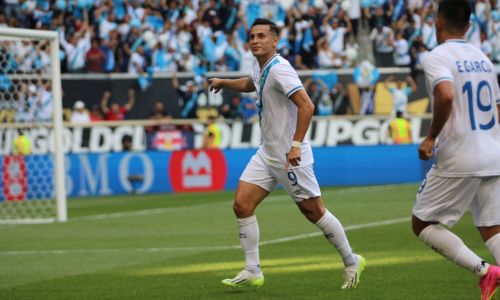 Rubio Méndez en el partido Guatemala vs Guadalupe, Copa Oro 2023