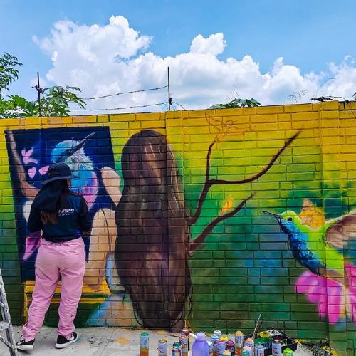 Murales artísticos en el paseo del lago (2)