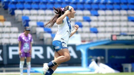 Savianna Gómez brilló con el Puebla al anotar doblete contra Pachuca, Liga MX Femenil 2023