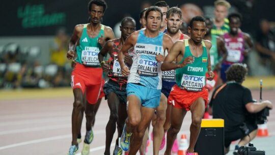 Luis Grijalva se encuentra en el top 10 del ranking mundial de los 5000m, septiembre 2023