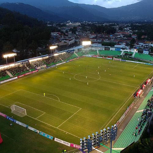 estadio pensativo