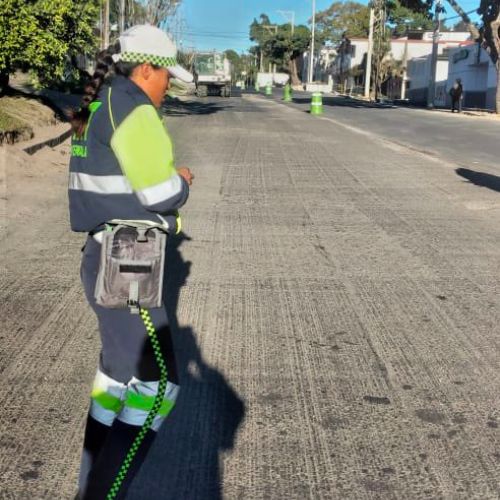 Cierre vehicular en la Calzada Doroteo Guamuch