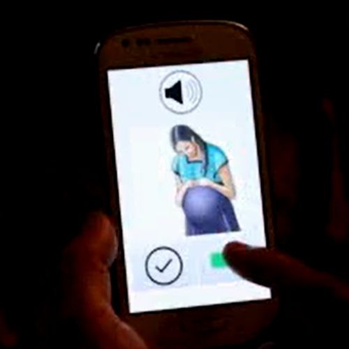 Comadronas mayas utilizan aplicación móvil detectar complicaciones en el embarazo Guatemala