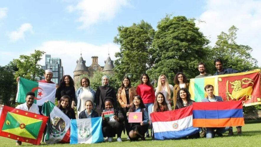 Convocatoria de becas para guatemaltecos