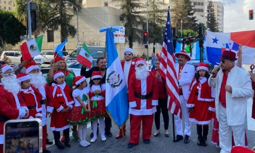Desfile navideño de carrozas organizado por guatemaltecos en Estados Unidos