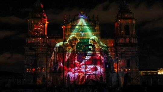 Fotos de la inauguración del Mapping Fantástico en el Centro Histórico, diciembre 2023