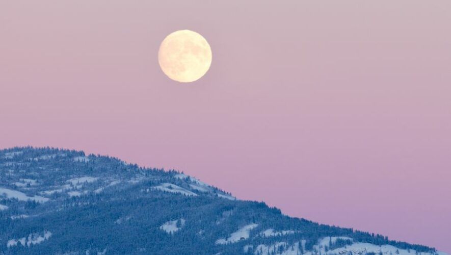 La &uacute;ltima Luna llena del a&ntilde;o o Luna fr&iacute;a despide el 2023