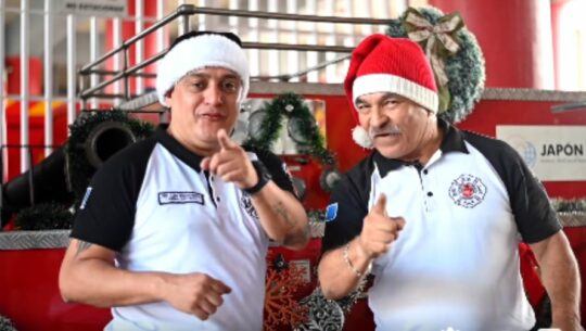 Recorrido del Primer Desfile Navideño de los Bomberos Volutarios, diciembre 2023