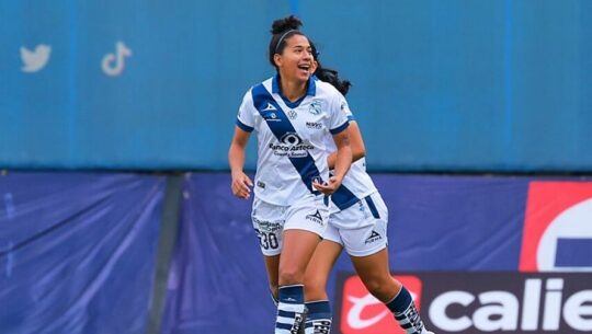 Aisha Solórzano marcó el primer triplete del Puebla en la historia de la Liga MX Femenil