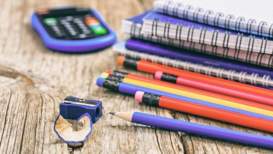 Donaci&oacute;n de &uacute;tiles escolares en Ciudad Cayal&aacute; | Enero 2024