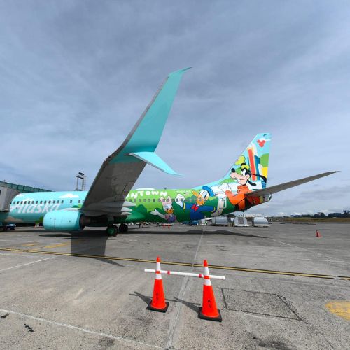 El avión con temática de Disney que aterrizó en Guatemala