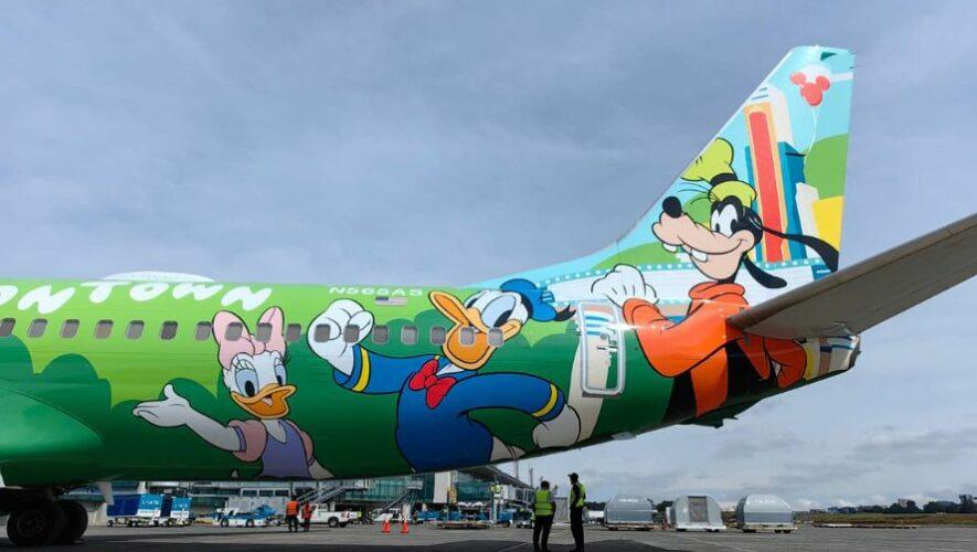 El avión con temática de Disney que aterrizó en Guatemala