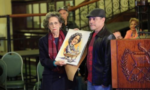 Homenaje a María Eugenia Gordillo por su trabajo como periodista y gestora cultural