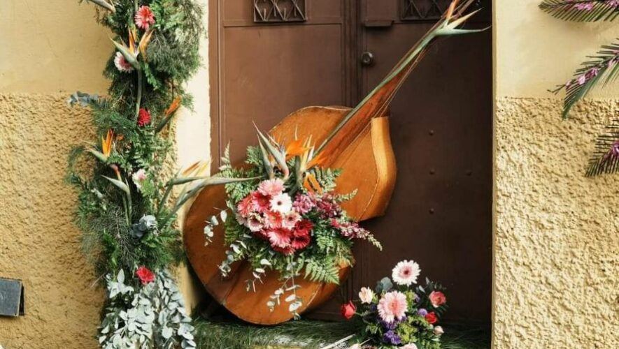 Detalles del Paseo de las Flores de Morenos de Mixco