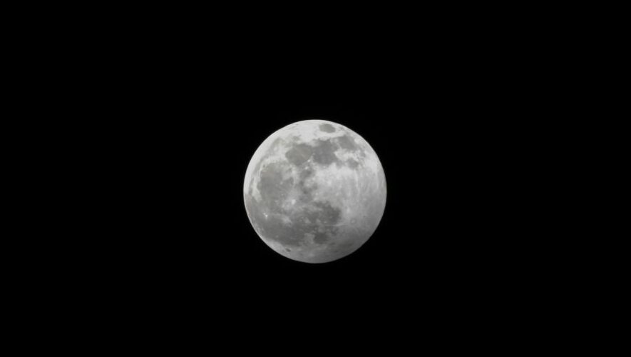 Primera Luna llena o Luna de Lobo de 2024