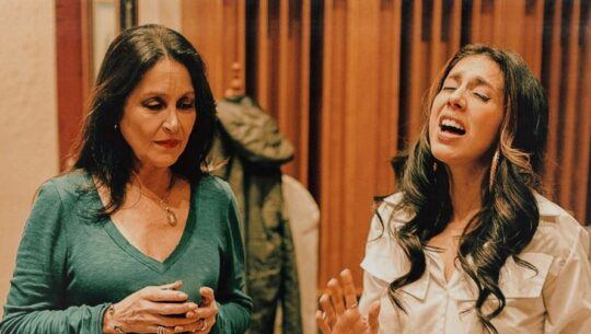 Fabiola Roudha y Daniela Romo lanzarán colaboración