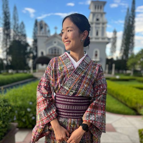 Kimono con tela de corte en la Ciudad de Guatemala