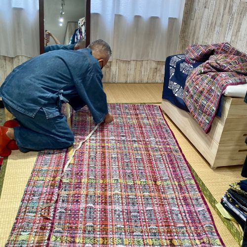 Kimono hecho con tela de corte guatemalteco