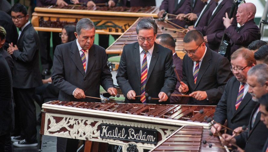 Marimba Kaibil Balam concierto bailable