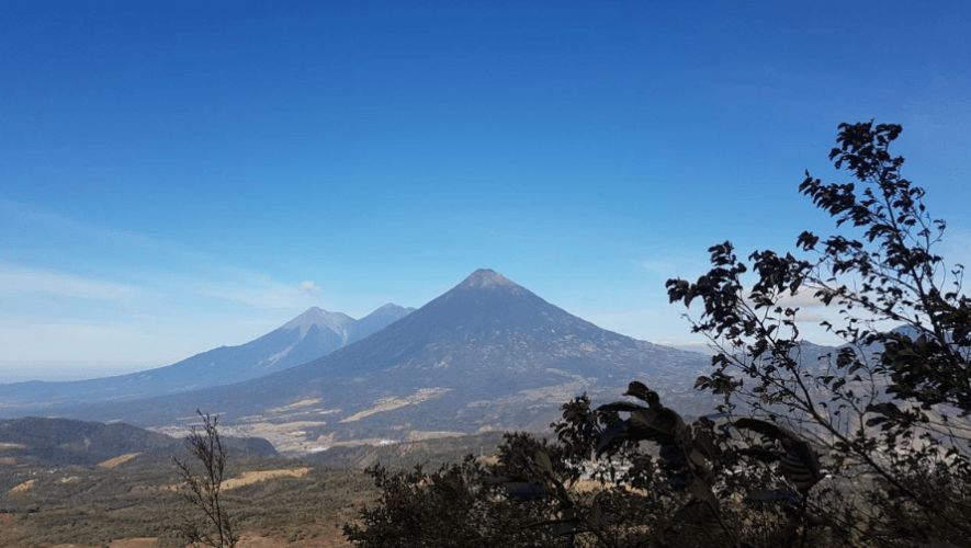 Volcán de Agua colecta de víveres USAC por incendio