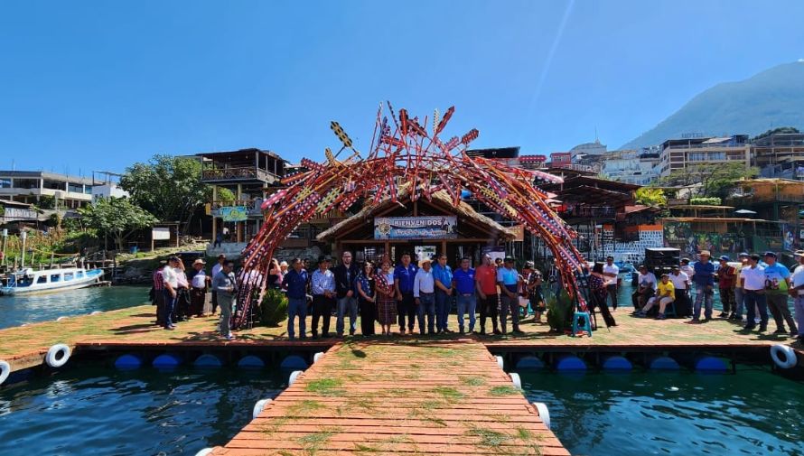 muelle artístico en San Pedro La Laguna