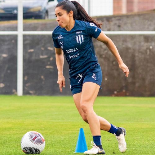Ana Lucía Martínez con Rayadas