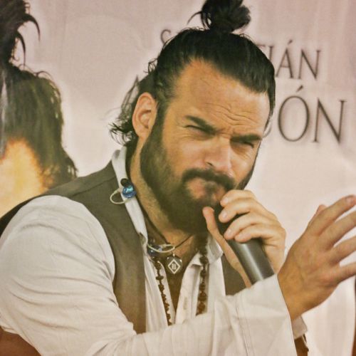 Café Escenario 2024 homenaje a Ricardo Arjona