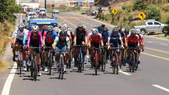 pelotón de ciclistas