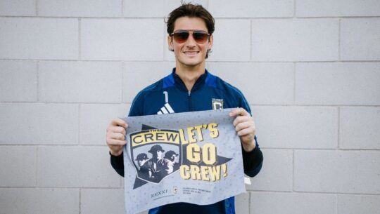 Nicholas Hagen apoyando a Columbus Crew