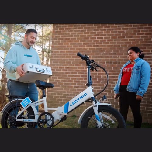 MrBeast regaló una bicicleta eléctrica a una madre guatemalteca en Estados Unidos