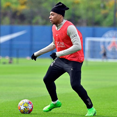 Kylian Mbappé en entrenamiento
