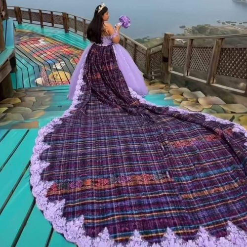 Quinceañera guatemalteca sorprendió por hacer un vestido con tela típica 