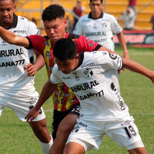 jugada Zacapa vs Comunicaciones