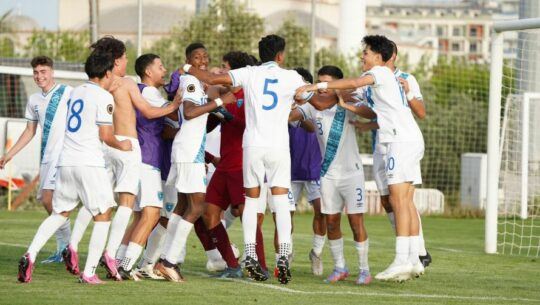 Sub-18 Guatemala celebración