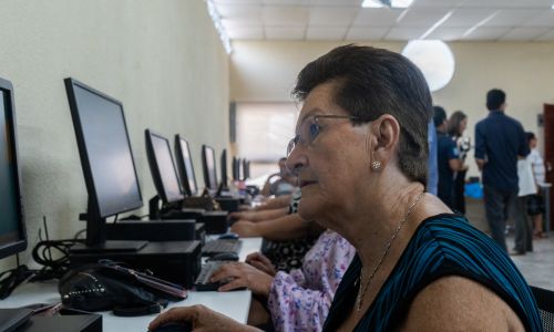 Centro digital mujeres emprendedoras en Chiquimula