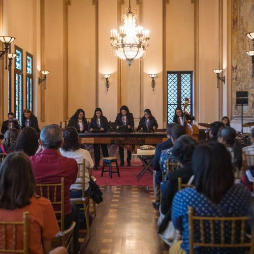 Concierto de marimba para las madres guatemaltecas