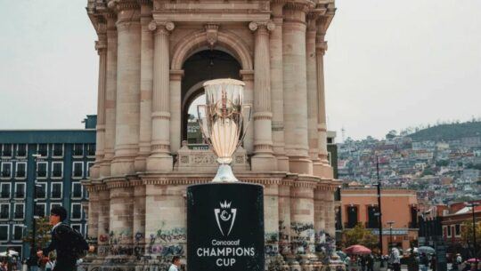 Trofeo de la Copa de Campeones de Concacaf 2024