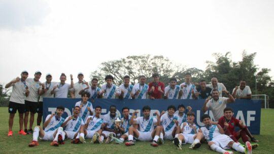 Celebración Sub-26 título Uncaf FIFA