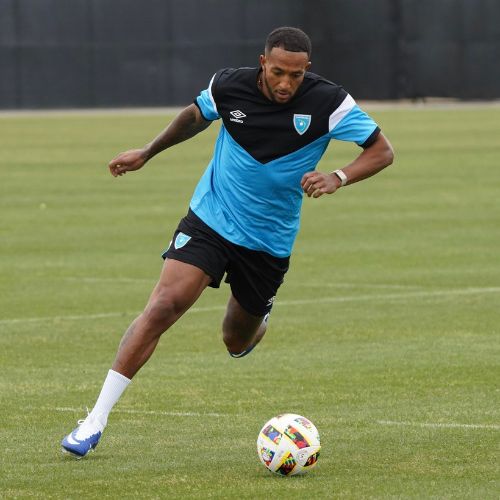 Nathaniel Méndez-Laing con Selección Nacional