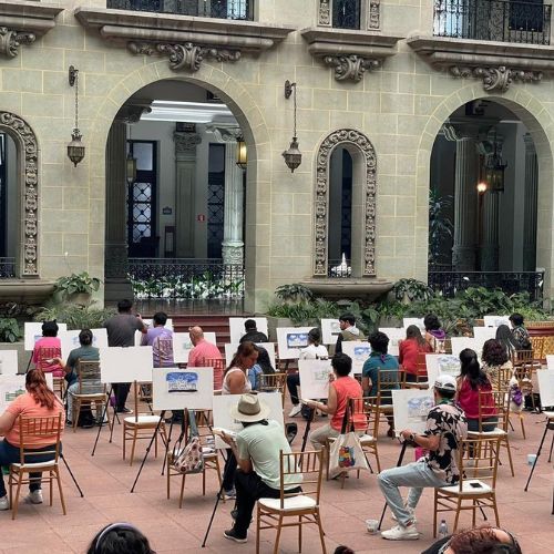 Imparten Talleres de Arte en el Palacio