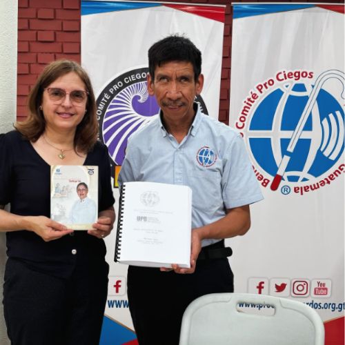 Libro adaptado al braille de la chef Euda Morales