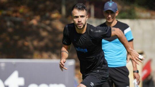 Rodrigo Saravia con Selección Nacional